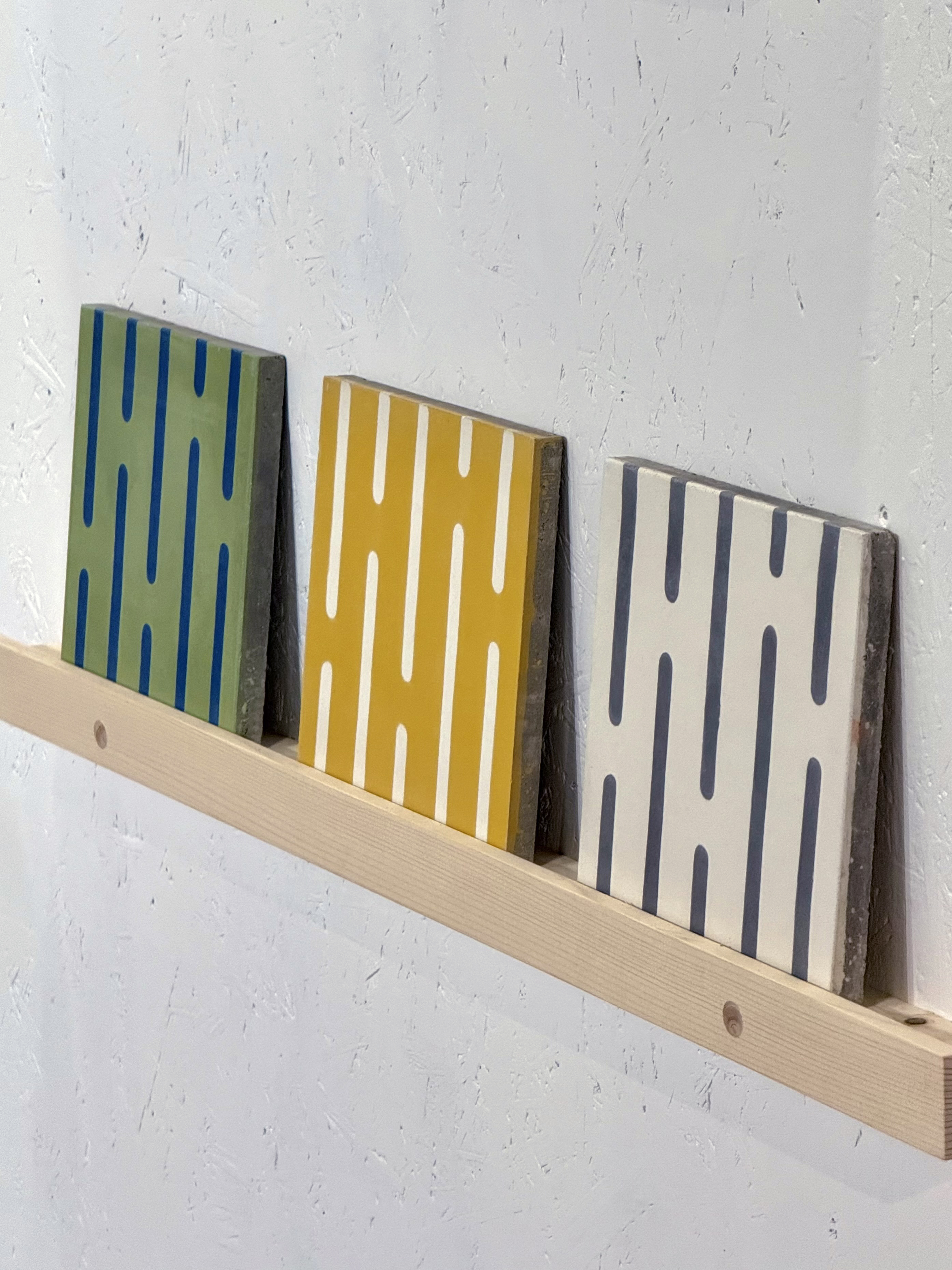 Manu Tiles Stand image